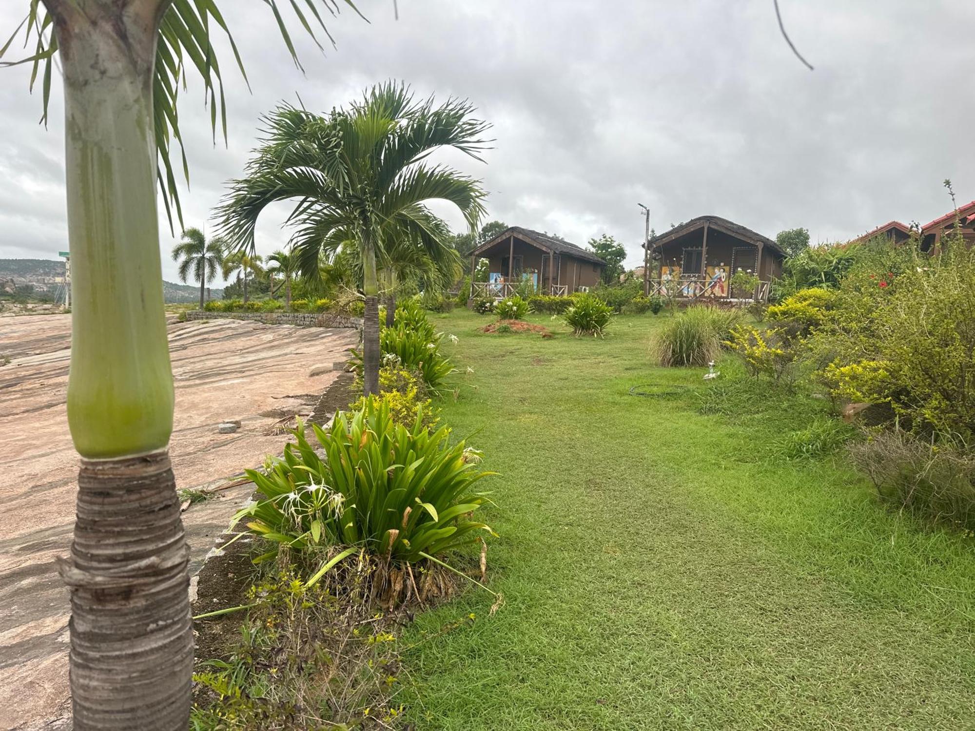 Leo Wooden Resorts Hampi Εξωτερικό φωτογραφία