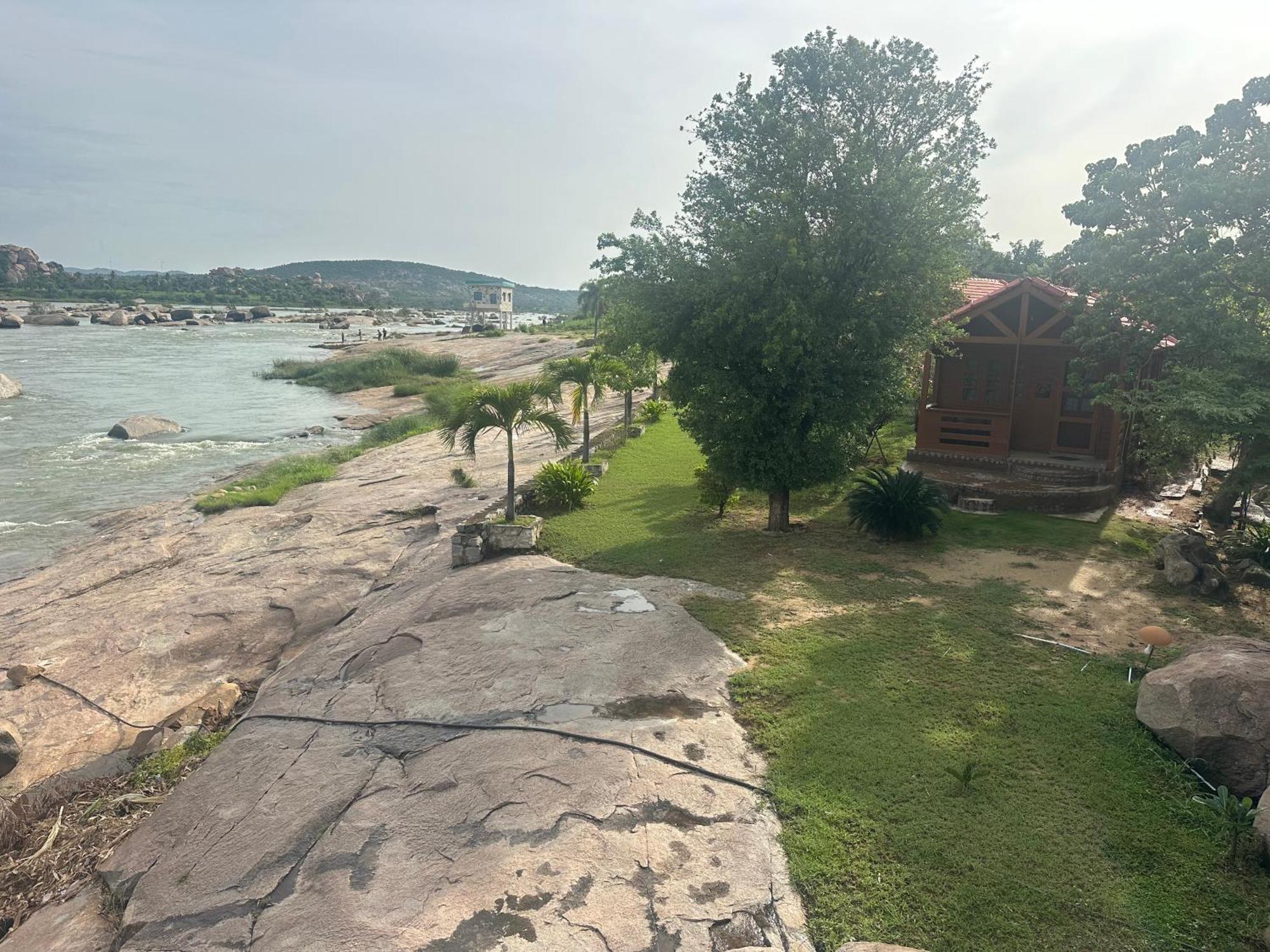 Leo Wooden Resorts Hampi Εξωτερικό φωτογραφία